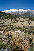 Creta - Le pendici meridionali dei Monti Bianchi  nei pressi di Hora Sfakion. 